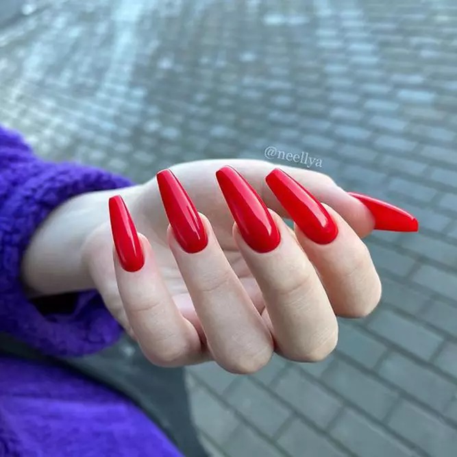 coffin red nails with glitter 
